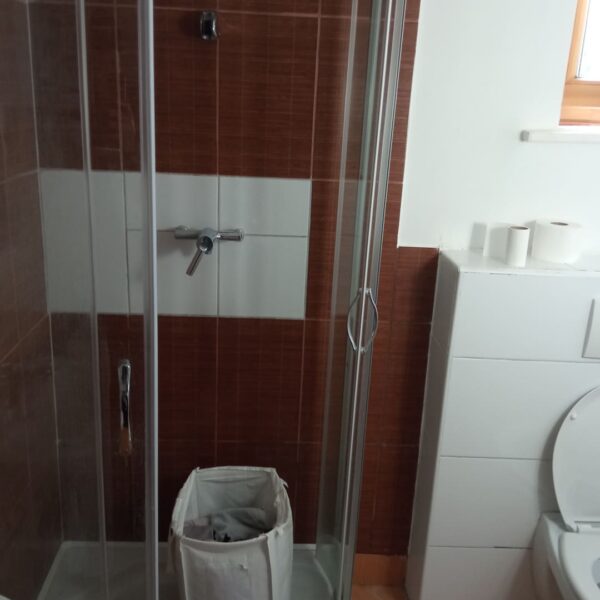 fürdőszoba_előtte